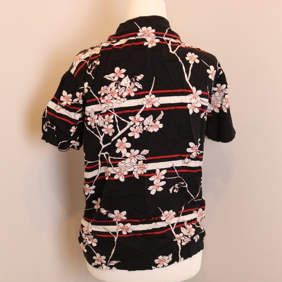 🌴3 for $20🌴 Tropical Patterned Collared Shirt - Picture 8 of 9